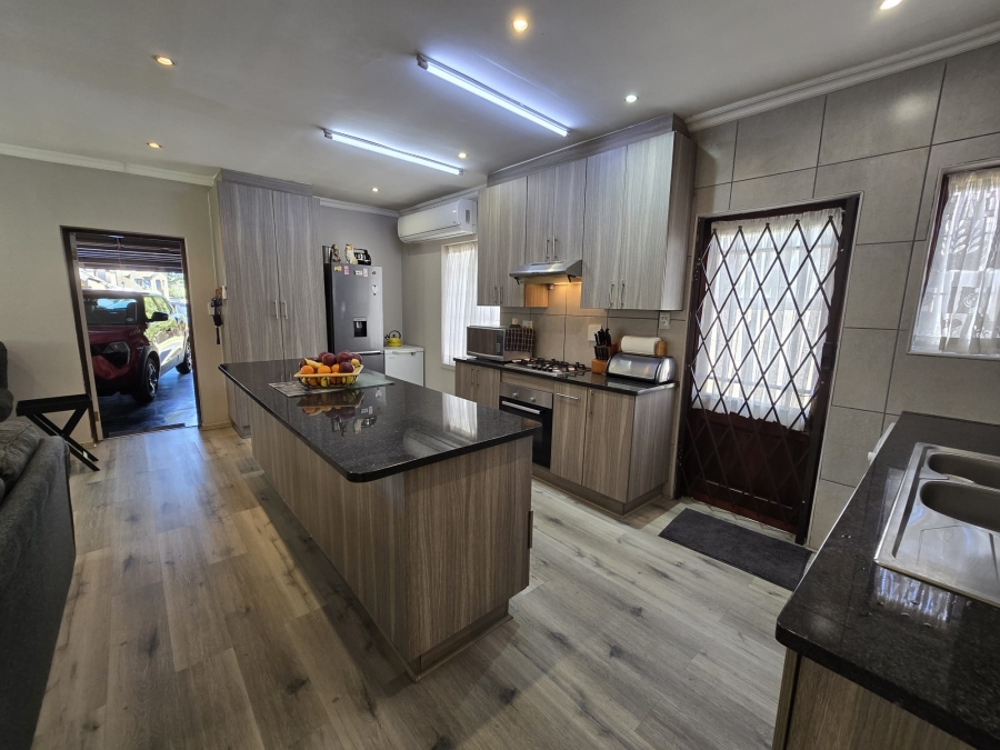 3 Bedroom Property for Sale in Melodie North West